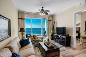 Condo (Aqua 2203 (3/3)) | Living room