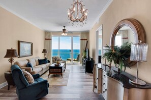 Condo (Aqua 2203 (3/3)) | Living room