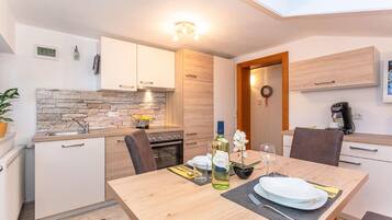 冰箱、微波炉、烤箱、洗碗机