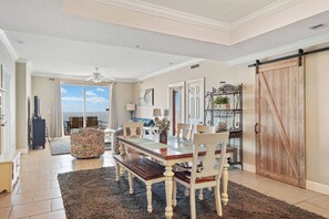 Private kitchen - Ocean Ritz by iTrip Panama City Beach (Panama City Beach)