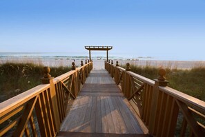 Cottage (Mermaid Tales (2/1)) | Balcony