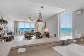 Huoneisto (Majestic Beach Resort Tower I 1001 (4) | 3 makuuhuonetta