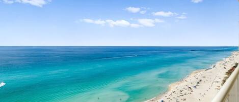 Condo, 3 Bedrooms (Tower II 1709) | Exterior