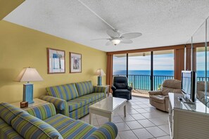 Living room - Pelican Walk 904 (Panama City Beach)
