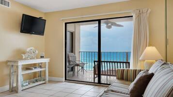 Condo (Regency Towers 521 (3/2)) | Living room | Flat-screen TV, DVD player