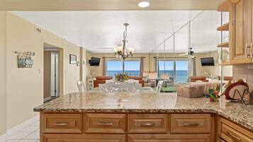 Kondominium (Regency Towers 521 (3/2)) | Eksterior