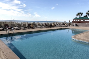 Condo | Piscina | Piscina externa