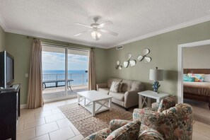 公寓客房 | 客廳 | 電視、 DVD 播放機