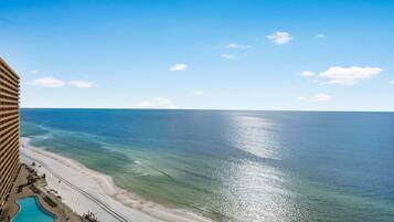 Kondominium | Pantai | Di pantai