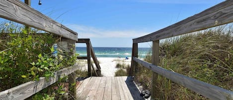 Condo (Oceanna 18 (1/1)) | Property grounds