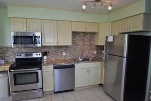 Condo (Oceanna 18 (1/1)) | Private kitchen - Oceanna 18 (Panama City Beach)