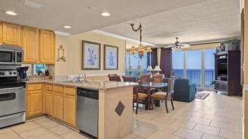 Condo (Marisol 704 (3/2)) | Exterior
