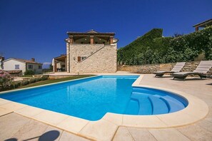 Villa | Piscina | Piscina all'aperto