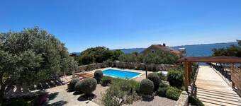 Holiday house Dobropoljana for 1 - 6 persons with 2 bedrooms - Holiday house