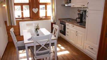 Kühlschrank, Ofen, Herdplatte, Geschirrspüler