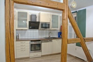 冰箱、微波炉、烤箱、洗碗机