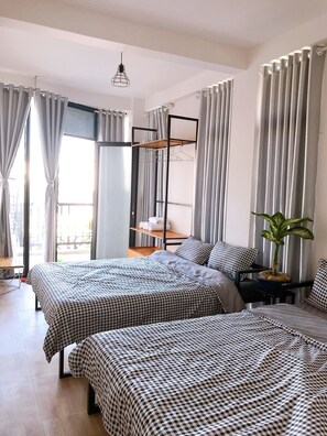 4 bedrooms, WiFi - Nắng Homestay là nhà riêng, nằm trong hẻm cách đường lớn khoảng 300 mét. (Nha Trang)