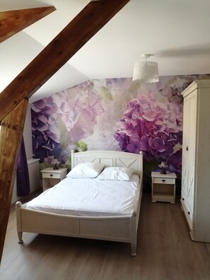 4 chambres, fer et planche à repasser, Wi-Fi gratuit, draps fournis