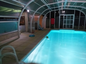Indoor pool, outdoor pool - First-floor apartment in a detached house (Salindres)