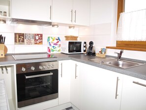 Køleskab, mikrobølgeovn, ovn, opvaskemaskine