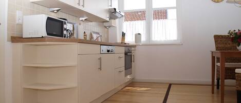 Køleskab, mikrobølgeovn, ovn, opvaskemaskine