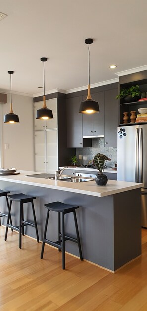 Kühlschrank, Mikrowelle, Ofen, Herdplatte