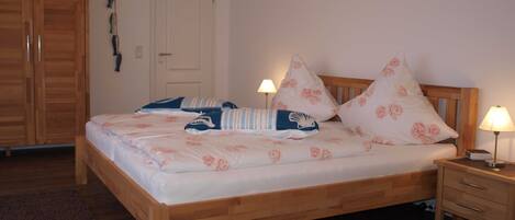 2 bedrooms, in-room safe, WiFi, bed sheets