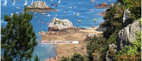 بالقرب من الشاطئ