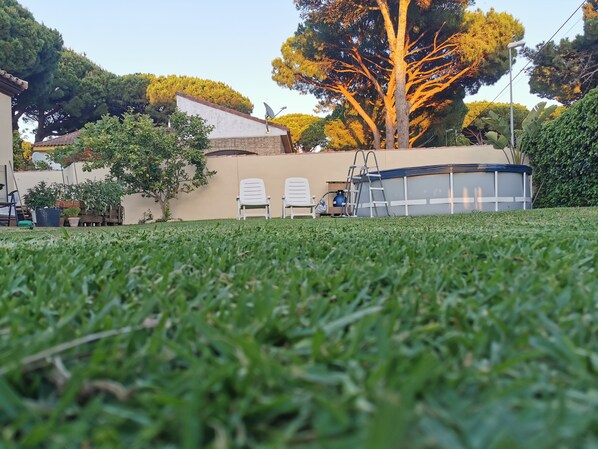 المنطقة المحيطة بالمنشأة