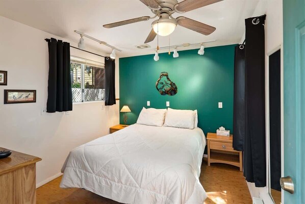 3 bedrooms, iron/ironing board, free WiFi, bed sheets