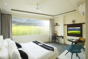 尊荣客房 | 记忆海绵床垫、特色装修、特色家居、办公桌