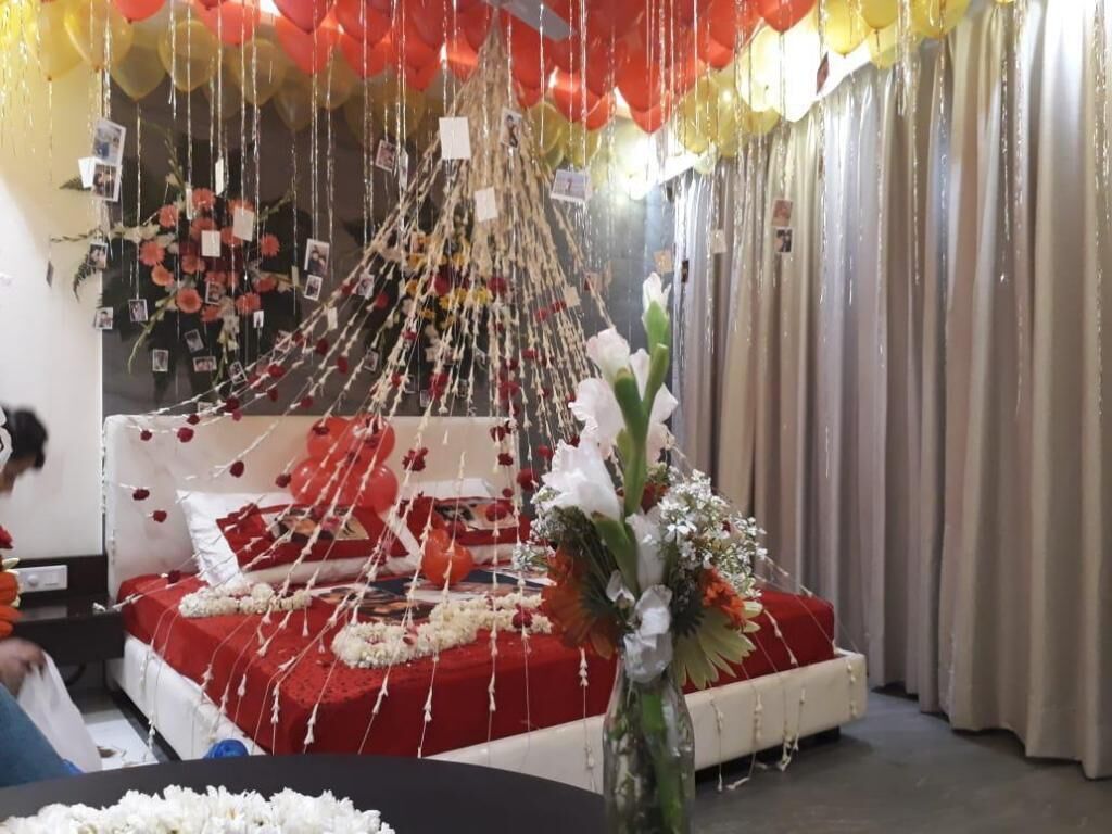 Lit avec matelas en mousse à mémoire, décor unique, ameublement unique