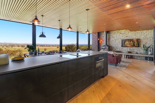 BullerRoo - Luxury off-mountain Ski Retreat with Rooftop Terrace