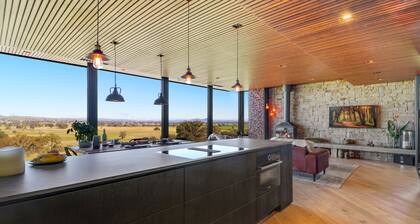 BullerRoo - Luxury off-mountain Ski Retreat with Rooftop Terrace