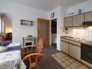 Fridge, oven, highchair