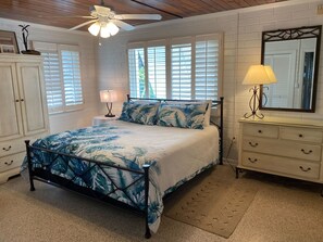 3 slaapkamers, een strijkplank/strijkijzer, gratis wifi, beddengoed