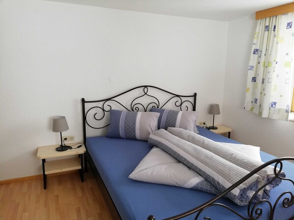 3 室のベッドルーム、WiFi、ベッドシーツ