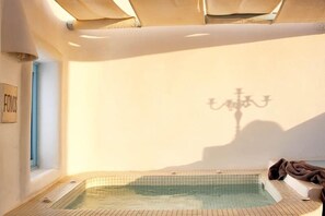 Luokittelematon kuva, 5 kautta 37, painike