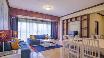 Una televisión, Netflix, juguetes, servicios de streaming