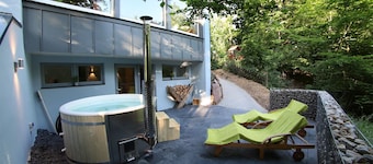 Peace and wellness oasis in the middle of nature