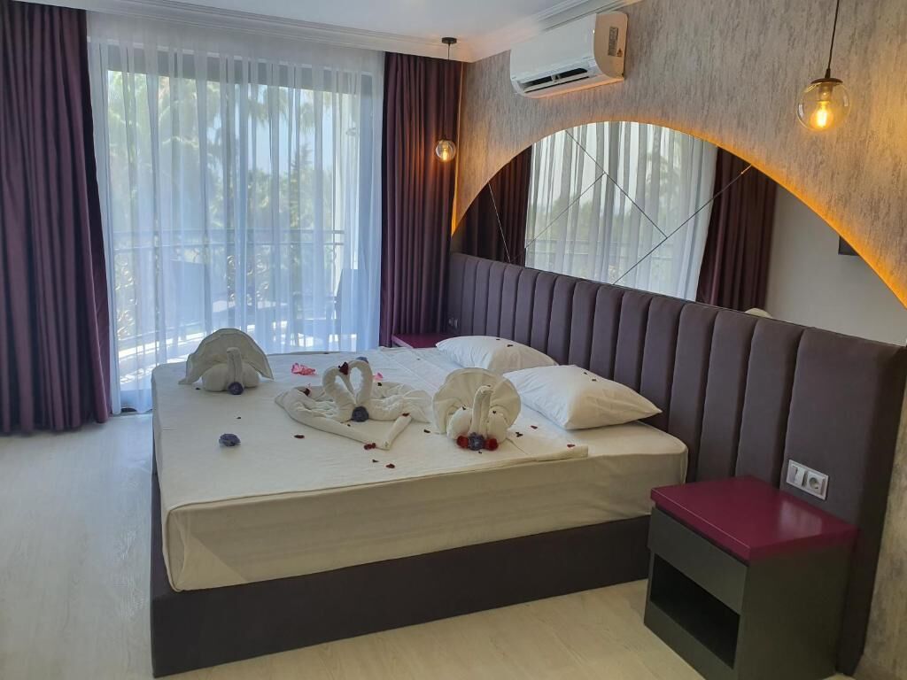 premium bedding, minibar, individually decorated, individually furnished