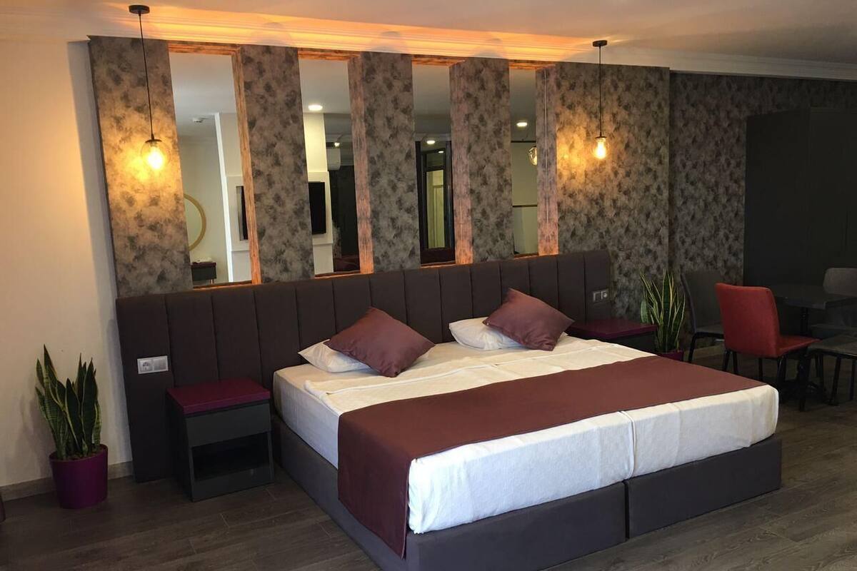 Royal Double Room, Sea View | Premium bedding, minibar, desk, laptop workspace