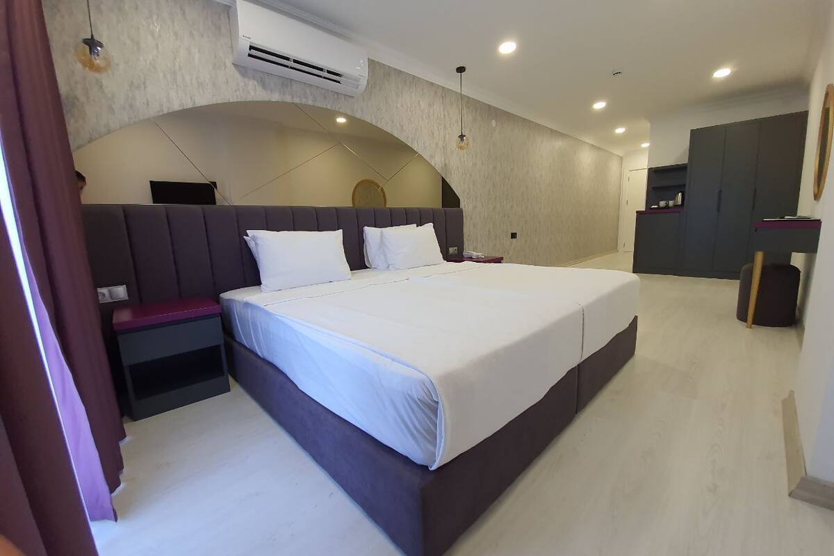 Premium bedding, minibar, desk, laptop workspace