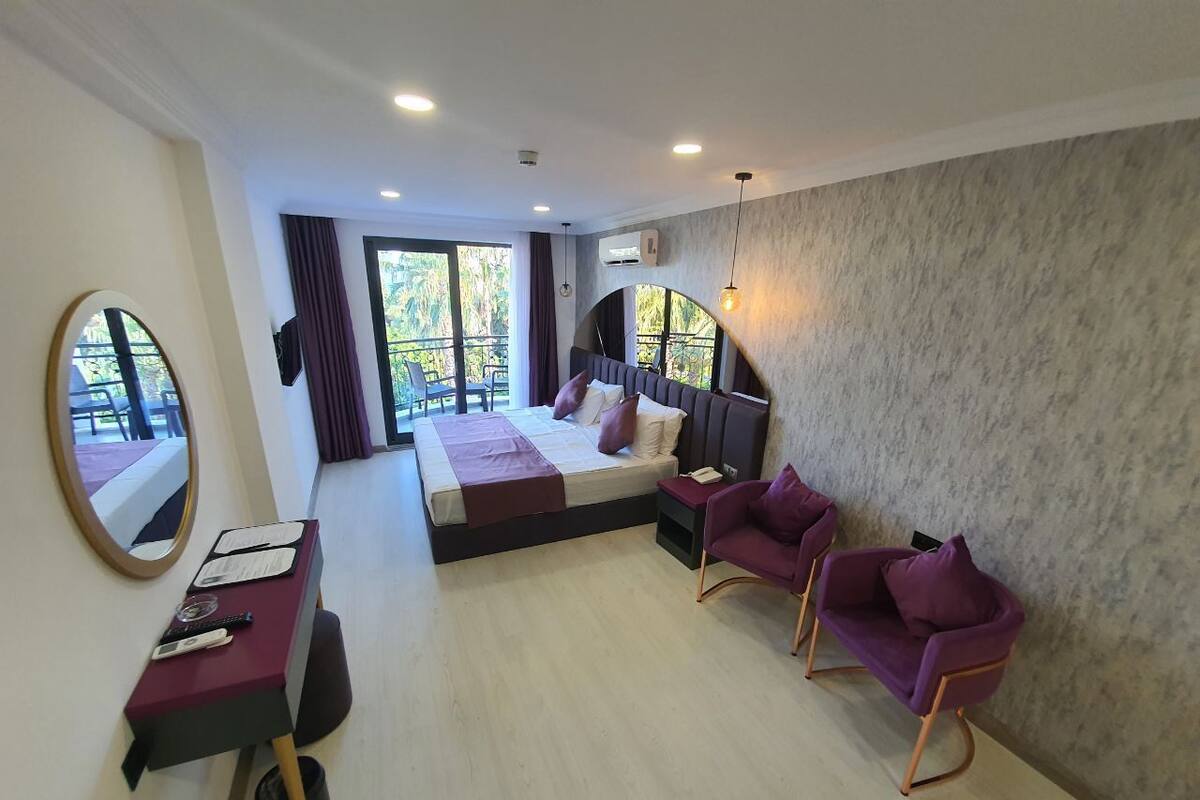 Premium bedding, minibar, desk, laptop workspace