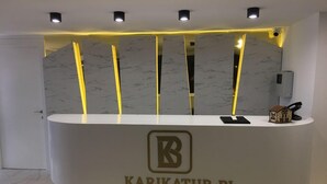 Reception - Karikatur Bi Hotel (Alanya)