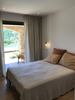 5 bedrooms, in-room safe, iron/ironing board, travel cot - Renovated villa SEA VIEW - 5 bedrooms - Swimming pool (La Croix-Valmer)