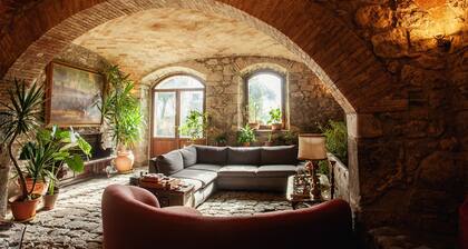Villa with panoramic pool and gardens