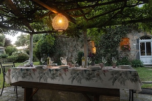 Outdoor dining