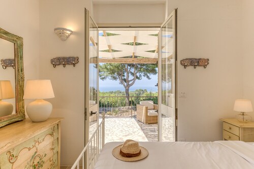 Sea view pool villa w/ garden, 2km from sand
