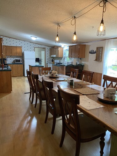  Trail Side Inn 4 bed 2 bath with trail access to 4 Hatfield-McCOY trails system